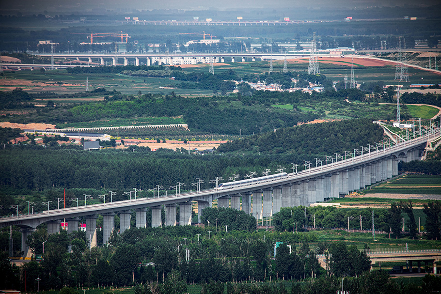 辽宁朝阳至凌海南高速铁路明日开通运营