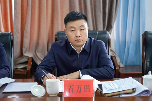 县委书记刘力东主持召开经济指标调度会议