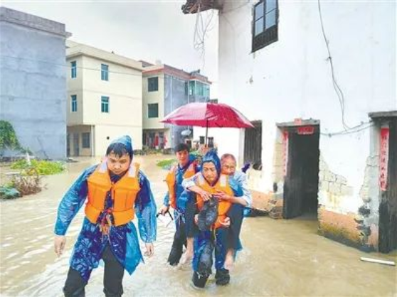 战斗在暴雨中