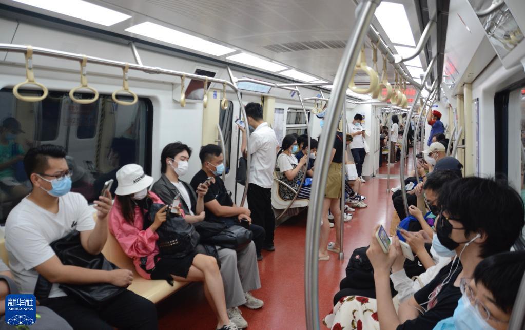 北京：疫情防控形势连续 向好 地铁全路网车站全部恢复运营