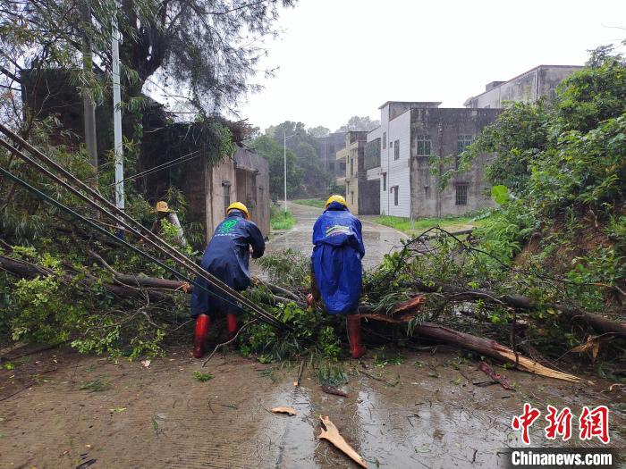 台风“暹芭”造成广东逾20万户停电