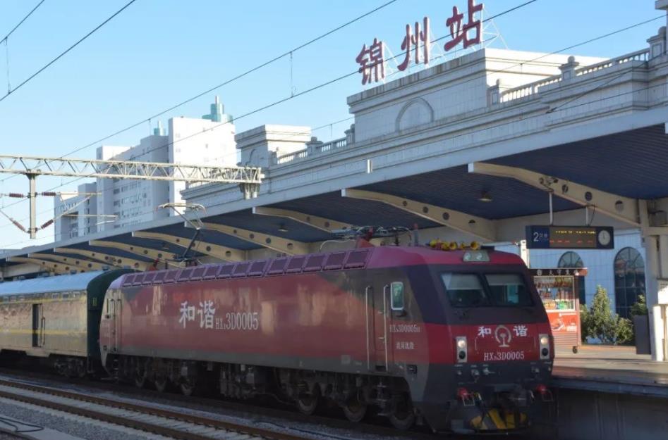 锦州至北京k4676次旅客列车6时50分从锦州站始发,途经葫芦岛,兴城