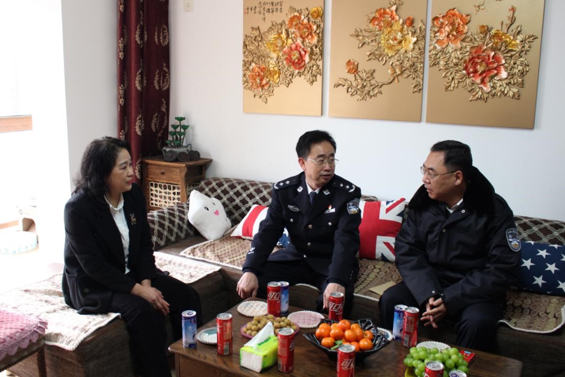 在1月25日小年当天,省司法厅警务处与省抚顺第一监狱相关负责同志一起